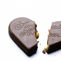 割れたチョコ画像