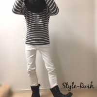 ZARAボーダーニットと白ジーンズを使用したスナップ写真