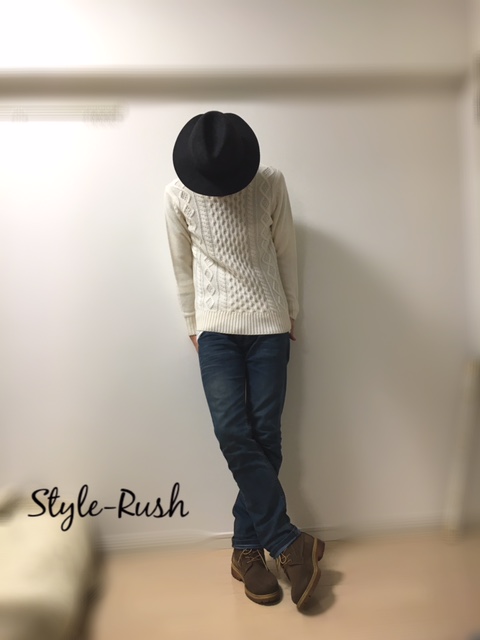 GU白タートルニットセーターシンプルコーデのスナップ写真