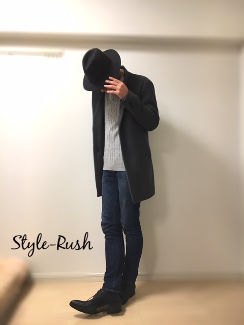 チェスターコートで綺麗めコーデのスナップ写真