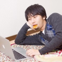 出会いがないと言う男性画像